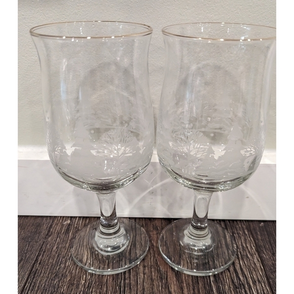 Vintage Set of Two Libbey for Arby's Etched Winter Tulip Wine Glasses - Picture 7 of 7